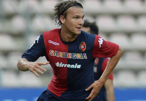 TRIESTE, ITALY - SEPTEMBER 21:  Albin Ekdal of Cagliari Calcio (R) celebrates after scoring  his opening goal  during the Serie A match between Cagliari Calcio and UC Sampdoria at Stadio Nereo Rocco on September 21, 2013 in Trieste, Italy.  (Photo by Dino Panato/Getty Images)