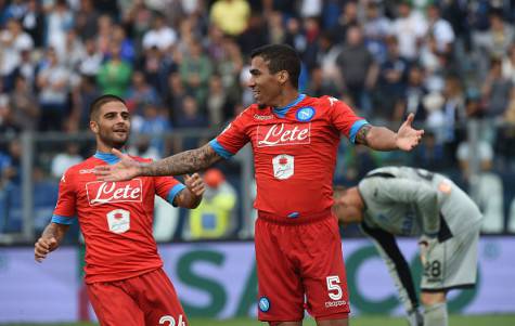 EMPOLI, ITALY - SEPTEMBER 13: Allan Marques Loureiro and Lorenzo Insigne of Napoli celebrate a goal 2-2 scored by Allan Marques Loureiro during the Serie A match between Empoli FC - SSC Napoli at Stadio Carlo Castellani on September 13, 2015 in Empoli, Italy. (Photo by Francesco Pecoraro/Getty Images)