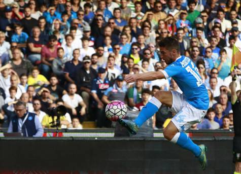 Napoli's Belgian forward Dries Mertens controls the ball during the Italian Serie A football match SSC Napoli vs ACF Fiorentina on October 18, 2015 at the San Paolo stadium in Naples. AFP PHOTO / CARLO HERMANN (Photo credit should read CARLO HERMANN/AFP/Getty Images)