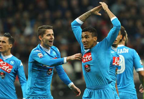 MILAN, ITALY - OCTOBER 04:  Marques Loureiro Allan (R) of SSC Napoli celebrates with his team-mate Jorge Luiz Frello Jorginho (L) after scoring the opening goal during the Serie A match between AC Milan and SSC Napoli at Stadio Giuseppe Meazza on October 4, 2015 in Milan, Italy.  (Photo by Marco Luzzani/Getty Images)