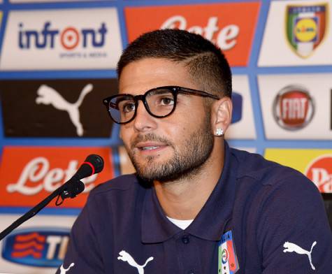 FLORENCE, ITALY - OCTOBER 06:  Lorenzo Insigne of Italy speaks to the media during a press conference at Coverciano on October 6, 2015 in Florence, Italy.  (Photo by Claudio Villa/Getty Images)