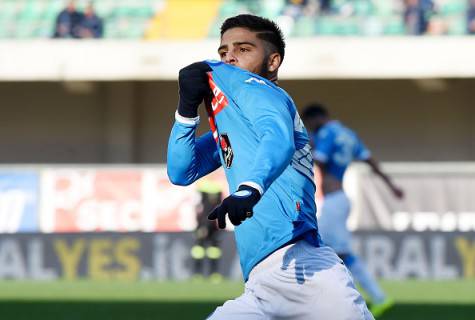 VERONA, ITALY - NOVEMBER 22: Lorenzo Insigne of Napoli celebrates after scoring goal 1-0 during the Serie A match between Hellas Verona FC and SSC Napoli at Stadio MarcAntonio Bentegodi on November 22, 2015 in Verona, Italy. (Photo by Getty Images/Getty Images)