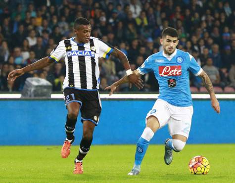 Napoli's Albanian defender Elseid Hysaj (R) vies with Udinese's Brazilian defender Edenilson during the Italian Serie A football match SSC Napoli vs Udinese Calcio on November 8, 2015 at the San Paolo stadium in Naples. AFP PHOTO / CARLO HERMANN        (Photo credit should read CARLO HERMANN/AFP/Getty Images)