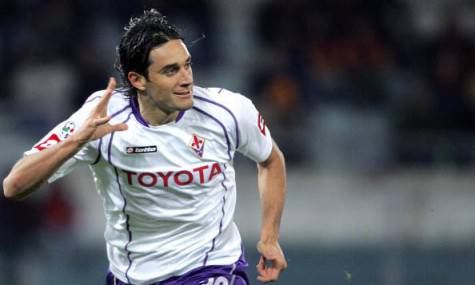 Luca Toni festeggia gol Fiorentina