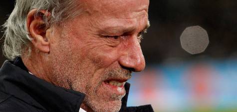 NAPLES, ITALY - DECEMBER 13: Sporting director of Roma Walter Sabatini during the Serie A match betweeen SSC Napoli and AS Roma at Stadio San Paolo on December 13, 2015 in Naples, Italy. (Photo by Maurizio Lagana/Getty Images)