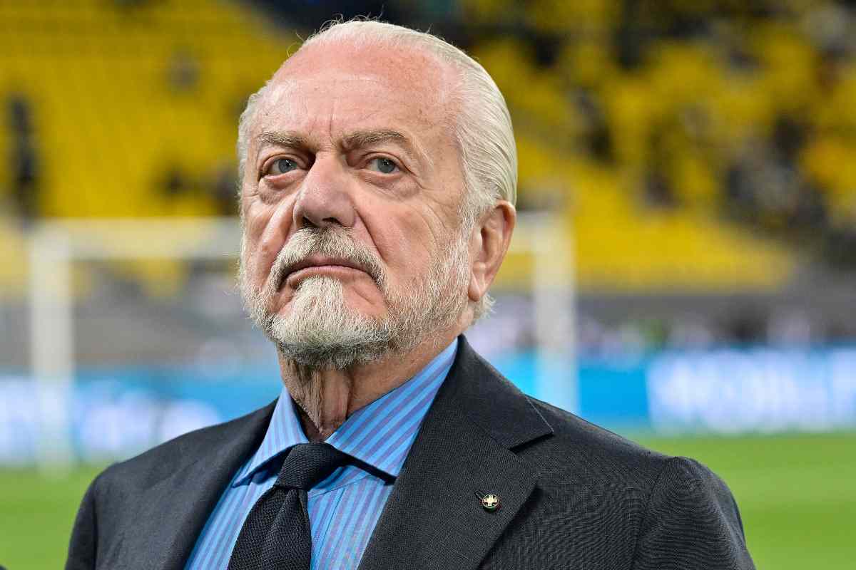 Napoli, De Laurentiis spiazza tutti: "Non l'ha mai fatto prima"