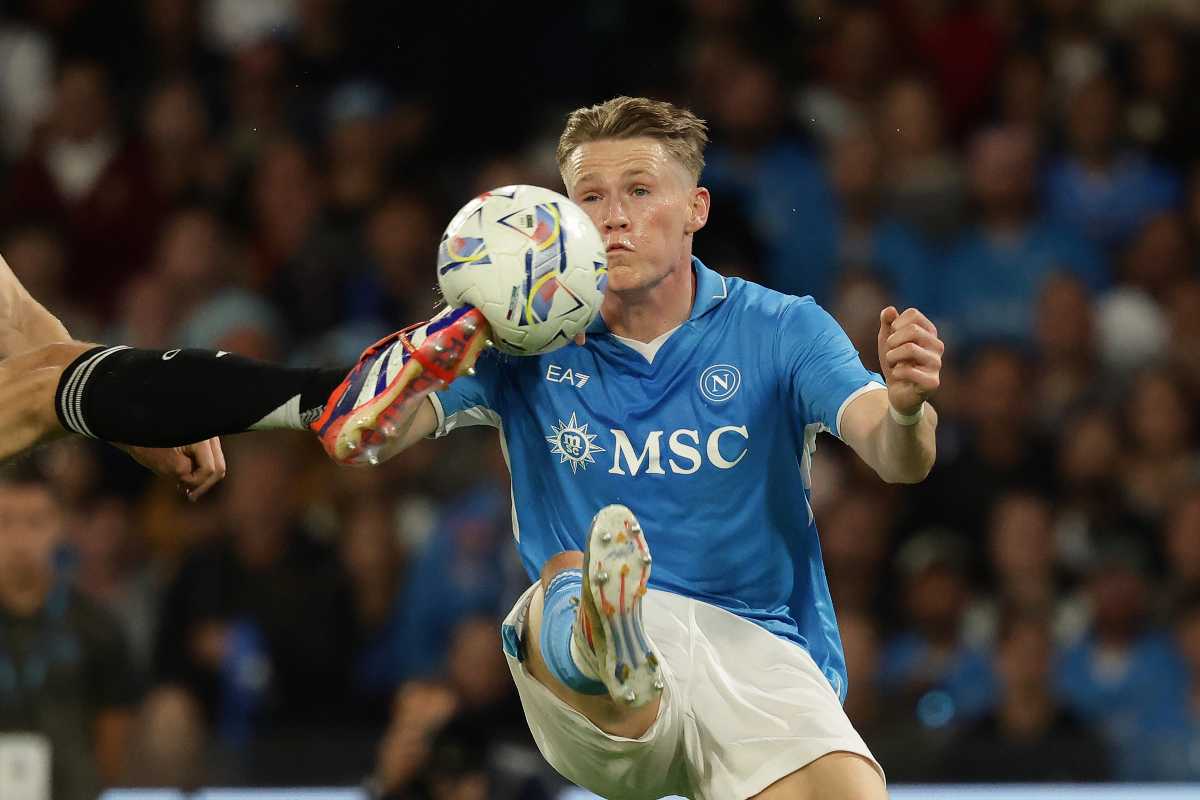 Allarme tattico per McTominay Napoli