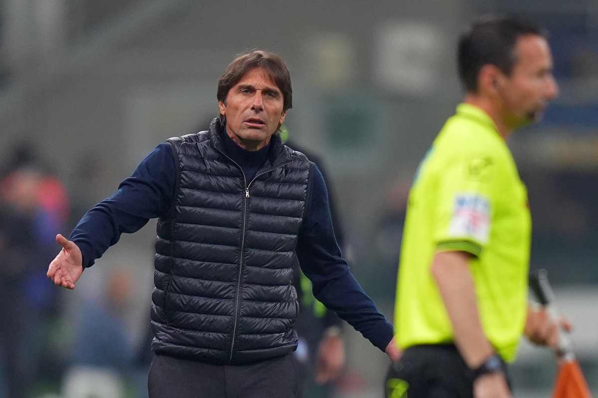 Labiale Conte reazione panchina