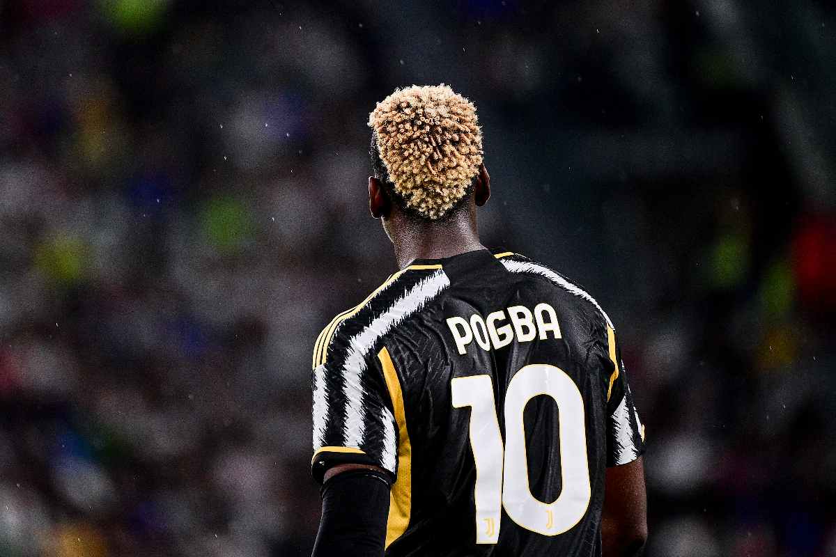 Pogba di spalle