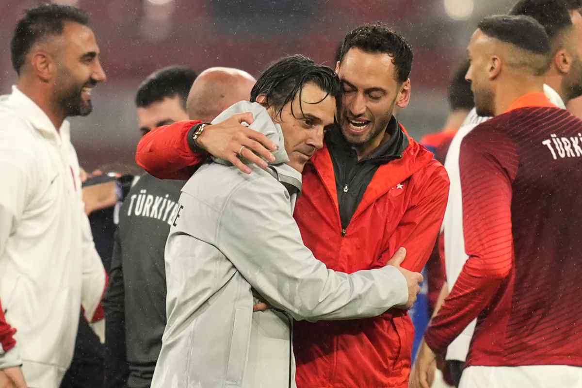 Montella con Calhanoglu