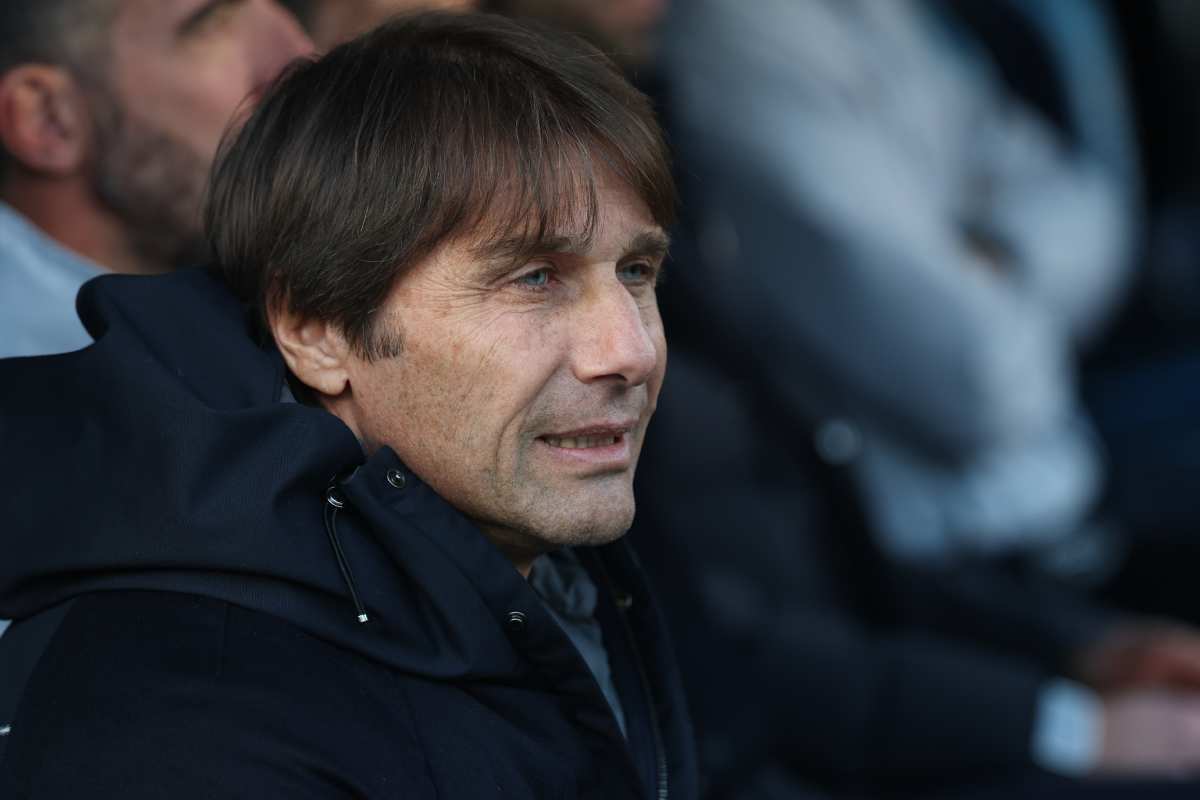 Conte si libera di due esuberi del Napoli