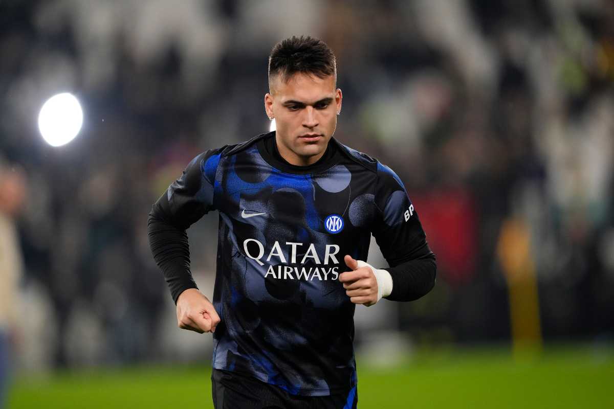 Lautaro durante un riscaldamento