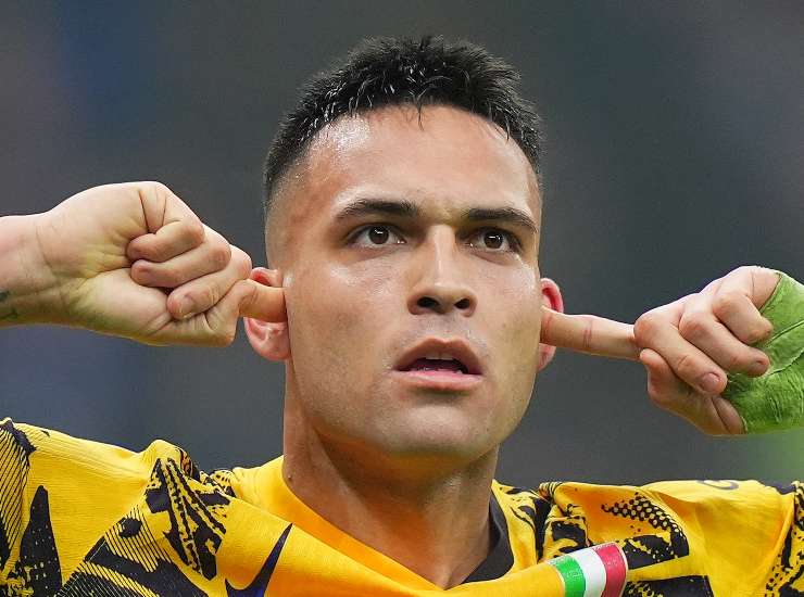 Lautaro esulta dopo un gol